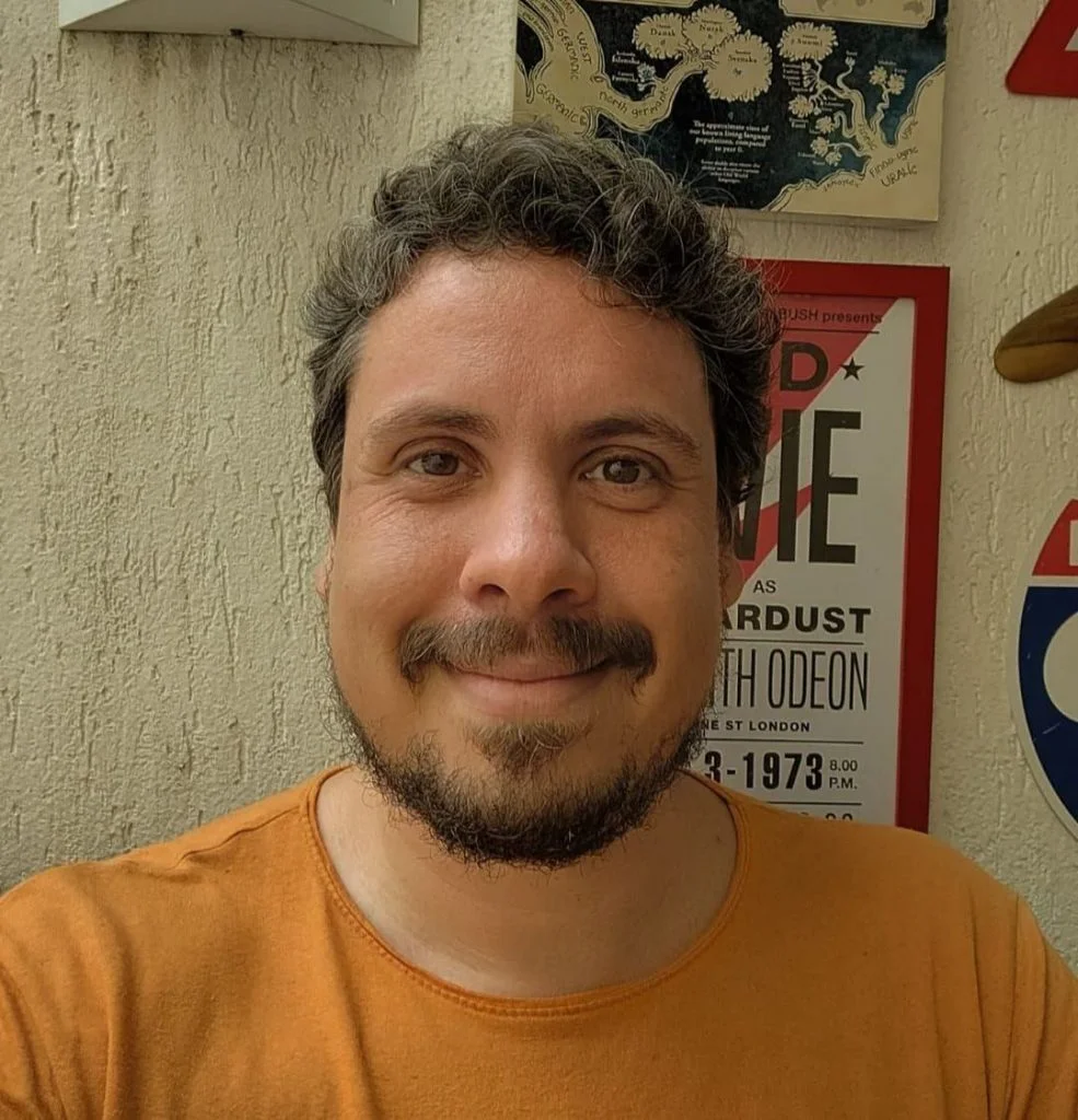 Lucas Goulart, professor de italiano, inglês e português